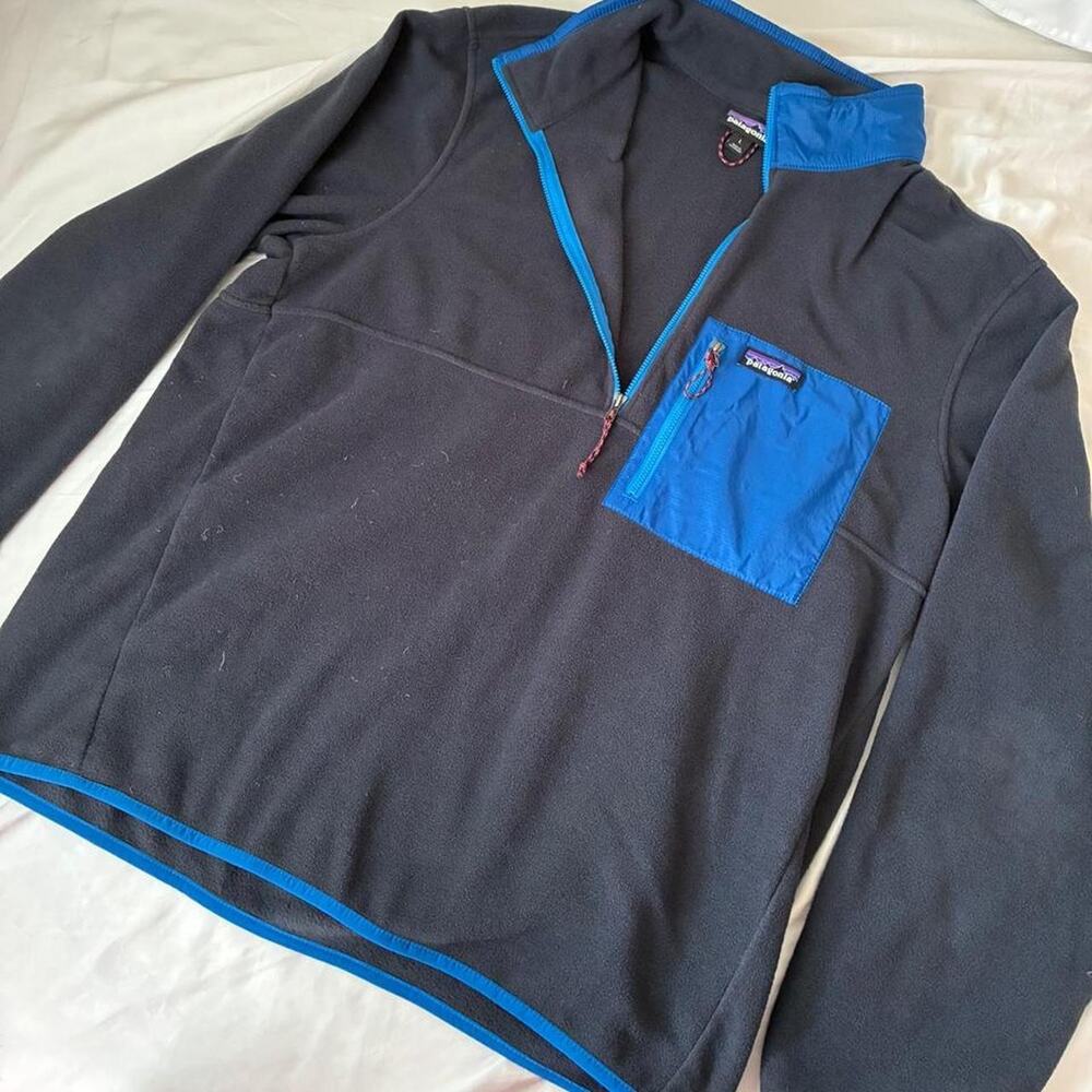 Patagonia navy blue fleece quarter zip